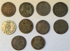 Lot 10 stk. 8 skilling 1701, 1729, 1763, 4 skilling 1727, 1728, 1729, 1730, 1783 og DVI, 12 skilling 1764 (kobber)