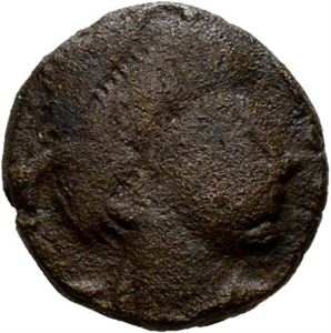 Libius Severus 461-465, Æ4, Roma. R: Victoria stående mot venstre