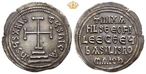 Michael II (the Amorian). AD 820-829. AR miliaresion (2,20 g).