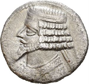 KINGS of PARTHIA. Tiridates (usurper?, 29-27 BC). AR tetradrachm (13,11 g). Seleukeia on the Tigris mint. Diademed and draped bust of Tiridates to left / King seated on throne, holding scepter and Nike that crowns him; E?S (year) under throne and (?)?AISI (month) in exergue. Some scratches. Lightly toned.