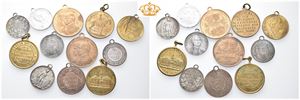 Lot 12 stk. 17. mai medaljer 1891-1917 i forskjellige metaller