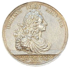 Frederik IV. Opphevelsen av Frederikstens beleiring 1718. Berg. Sølv. 60 mm