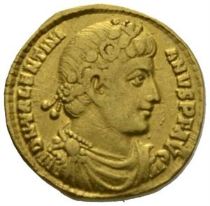 VALENTINIAN I 364-375, solidus, Antiokia 364 e.Kr. (3,84 g). R: Keiseren stående. Små riper/minor scratches