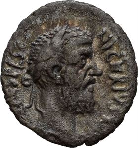 Pescennius Niger 193-194, denarius, Caesarea 193 e.Kr. Victoria stående mot venstre. Revers skjevt preget/reverse struck off center