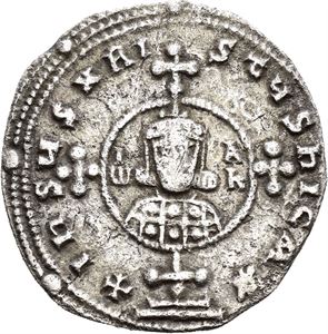Johannes I Tzimisces 969-976, miliaresion, Constantinople. Kors på to trinn med hode av Johannes i midten/Skrift i 5 linjer