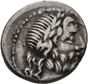 Cn. Cornelius Lentulus 88 f.Kr., quinarius. Hode av Jupiter mot høyre/Victoria kronende trofe. Noe skjevt preget/struck off-center
