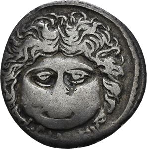 L. PLAUTIUS PLANCUS 47 f.Kr., denarius. Medusahode/Victoria med 4 hester