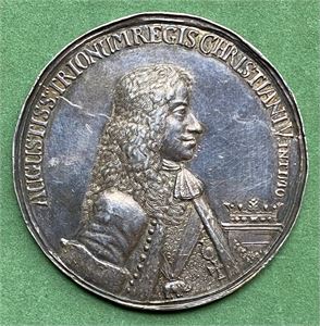 Peder Schumacher (Griffenfeldt) 1674. Hercules. Sølv. 60 mm. Svakt oppgravert/slightly tooled