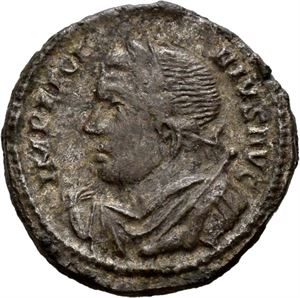 Licinius I 308-324, bill. Argenteus, Treveri, 312 e.Kr. R: Jupiter sittende på ørn stående mot høyre