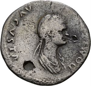 Domitian & Domitia, cistophor, Ephesos 82 e.Kr. Hode av Domitian mot høyre