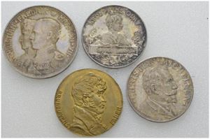 Lot 4 stk. 17. mai medaljer uten hempe 1914 (bronse), 1914 (sølv), 1914 (sølv) og 1915 (sølv).