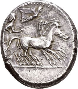 SICILIA, Gela, ca.480-470 f.Kr., tetradrachme (17,06 g). Firspann mot høyre/Forpart av okse med skjeggete menneskehode mot høyre