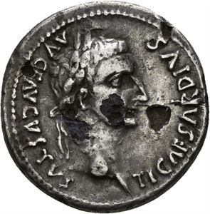 TIBERIUS 14-37, subærat/plated denarius, Lugdunum etter 16 e.Kr. R: Livia sittende mot høyre