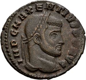 Maxentius 306-312, Æ follis, Aquileia, 307 e.Kr. R: Roma sittende mot venstre i tempel