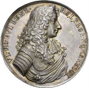 Christian V, Marstrands erobring 1677. Ukjent medaljør. Sølv. 43 mm. Liten kantskade/minor edge nick