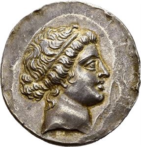 AEOLIS, Kyme. Circa 155-143 BC. AR tetradrachm (16,62 g). Kallias, magistrate. Head of Amazon Kyme to right, wearing tainia / KYMAI&Omega;N KA&Lambda;&Lambda;IA&Sigma;, horse standing right and raising foreleg; one-handled cup below raised foreleg; all within laurel wreath. A few tiny scratches on reverse. Wonderful cabinet toning with golden highlights around devices.