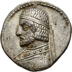 KINGS of PARTHIA. Arsakes XVI (circa 78/77-62/61 BC). AR drachm (4,05 g). Ekbatana mint. Diademed and draped bust of Mithradates II to left / Archer (Arsakes I) seated right on throne, holding bow. Some deposits on obverse. Old cabinet toning.
