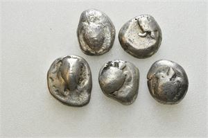 LOT #2. 5 archaic staters from Aigina. Some with punch marks. Total of 5 coins in lot.