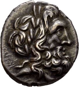 THESSALY, Thessalian League. Late 2nd-mid 1st centuries BC. AR stater (5,96 g). Philon and Hippolochos, magistrates. Head of Zeus right, wearing laurel wreath / T?SS?/?O?, Athena Itonia advancing right, holding shield and hurling spear; [F]I?-ON and star above spear, I??O?OXOS in exergue. Faint scratches on reverse. Dark old cabinet toning with earthen deposits.