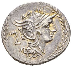 M. LUCILIUS RUFUS 101 f.Kr., denarius. Hode av Roma mot høyre/Biga mot høyre