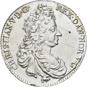 Christian V 1670-1699, Kongsberg. Speciedaler 1696. "Det klipperne...". Har vært anhengt og forsølvet/has been mounted and silvered. S.11