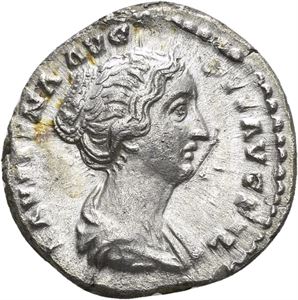 FAUSTINA JR. d.175 e.Kr., denarius, Roma 154-156 e.Kr. R: Concordia sittende mot venstre. Ripe/scratch