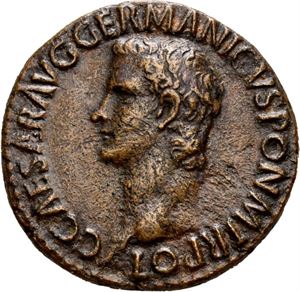 Caligula 37-41, Æ as, Roma 37-38 e.Kr. R: Vesta sittende mot venstre. Skrapemerke på revers/gouge mark on reverse