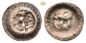 2 Penning med løve ca. 1354-1357 (0,80 g). RR