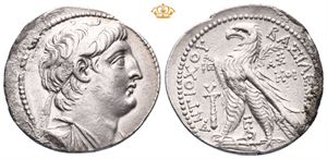 SELEUKID KINGS of SYRIA. Antiochos VII Euergetes (Sidetes), 138-129 BC. AR tetradrachm (13,18 g)