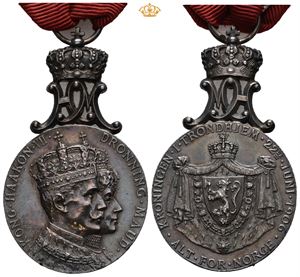 1906 Kroningsmedaljen.  29 mm, sølv med hempe.