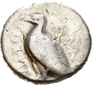 SICILIA, Akragas. Circa 460-446 BC. AR tetradrachm, (16,34 g). AKRAC – ANTOS, Eagle standing left with closed wings / Crab. Very light roughness and traces of cleaning. Lightly toned.