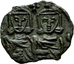 Constantin V Copronymus 741-775, Æ follis, Syrakus. Byster av Constantin V og Leo IV/Leo III stående