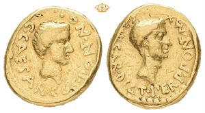 Octavian and Divus Julius Caesar. 43 BC. AV aureus (18 mm; 7,52 g)