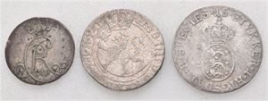 Lot 3 stk. 8 skilling 1730 (FIV), 1/15 speciedaler 1801 og 2 skilling 1802