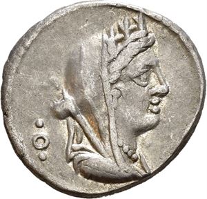 C. Fabius C. f. Hadrianus. 102 BC. AR Denarius, Roma, (3,15 g). Veiled and turreted bust of Cybele right; •O• behind / Victory driving biga right; stork below; C•FABI•C•F in exergue. Tiny scratch and minor porosity on reverse. Toned.