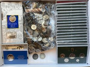 Samling med mynter, myntsett og medaljer