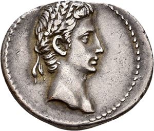 AUGUSTUS 27 f.Kr.-14 e.Kr., denarius, Emerita 19-18 f.Kr. R: To laurbærgrener stående