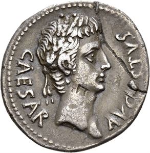 AUGUSTUS 27 f.Kr.-14 e.Kr., denarius Caesaraugusta 19-18 f.Kr. R: Komet med 8 stråler. Pregesprekk/striking crack