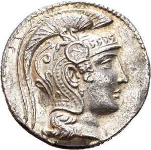 ATTICA, Athen. 132-131 BC. AR tetradrachm (17,00 g). Head of Athena in Attic helmet to right / ATE, Owl standing 3/4 right on lying amphora; magistrate names ?O??T? ???F across fields; supplementary magistrate name (?I?) below amphora; month indicator (A) on amphora. All within olive wreath. Well struck with light golden toning and an area of dark toning on the reverse.