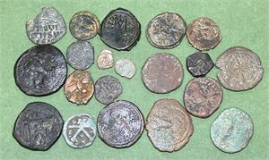 Byzantine lot # 1. Lot of 20 byzantine bronze coins of various denominations.