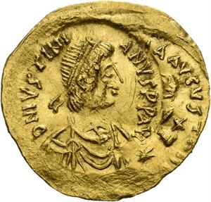 Justinian I 527-565, tremissis, Constantinople (1,50 g). Victoria gående mot høyre. Overpreget/overstruck