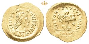 Justinian I, AD 527-565. AV tremissis (1,47 g)