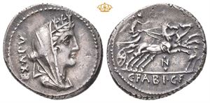 C. Fabius C. f. Hadrianus. 102 BC. AR denarius (3,89 g)