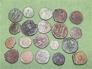 Byzantine lot # 2. Lot of 20 byzantine bronze coins of various denominations.