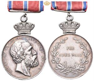 Oscar II. Medalje for ædel daad. 2. klasse. Throndsen. Sølv. 36 mm med krone og bånd