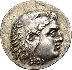 THRACE, Mesembria. Circa 150-125 BC. AR tetradrachm (16,41 g). In the name and types of Alexander III of Macedon. Head of young Herakles right, wearing lion skin headdress / BASI?EOS A?E?AN?POY, Zeus enthroned left, holding eagle and sceptre; crested Corinthian helmet above ?? in left field, HPA monogram below throne. Minor edge filing and some flatness of strike on obverse. Wonderful light iridescent toning.