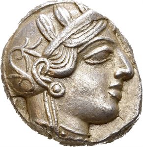 ATTICA, Athen. 454-404 BC. AR tetradrachm (16,89 g). Head of Athena in Attic helmet to right / ATE, Owl standing right, head facing; Olive spray and crescent to left. All within incuse square. Test cut on reverse. Light earthen toning.