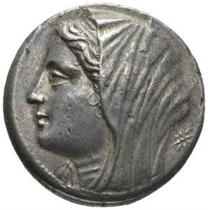 SICILIA, Syrakus, Hieron II 275-215 f.Kr., 16 litrai (13,15 g). Hode av Philistis mot venstre/Quadriga mot høyre