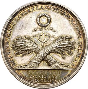 Christian VII. Landhusholdningsselskapets mindre medalje 1772. Wolff. Sølv. 47 mm