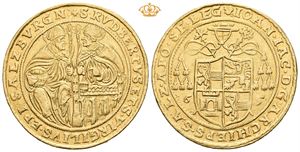 10 dukat 1565. (34,70 g). Salzburg. Renset og med hempespor kl. 12/cleaned and with traces of mounting at 12 o´clock